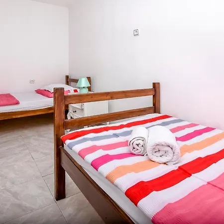 Apartments Senchi Apartment Razanj