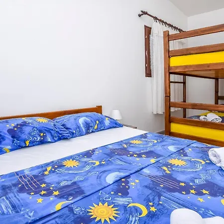 Apartments Senchi Apartment Razanj