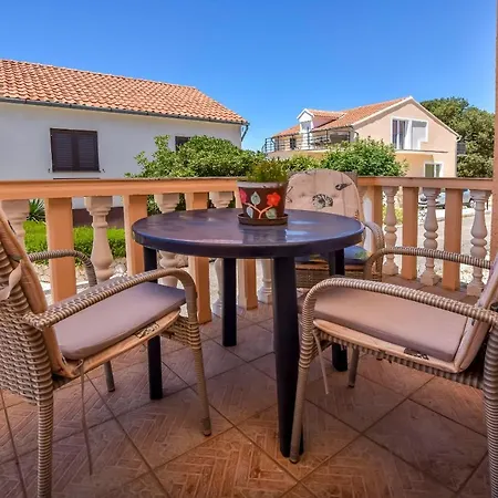 Apartments Senchi Apartment Razanj